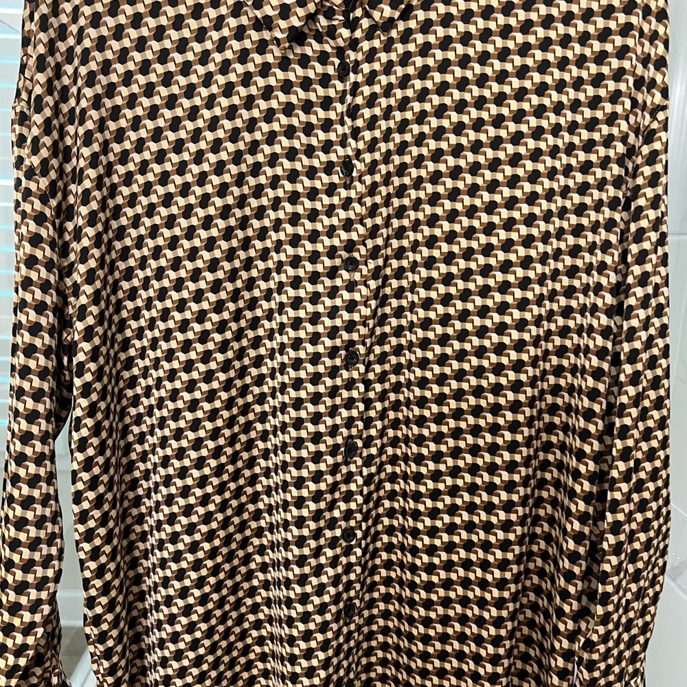 Carolina Belle Hexagonal Pattern Shirt in Black, Cream, and Tan
